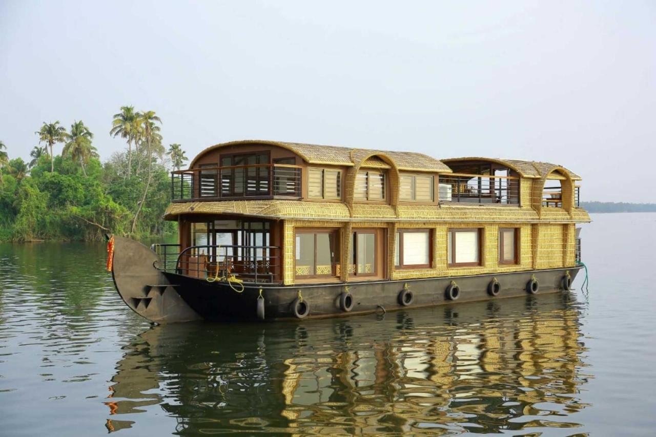 Cosy Premium Houseboats Hotel Alappuzha Екстериор снимка