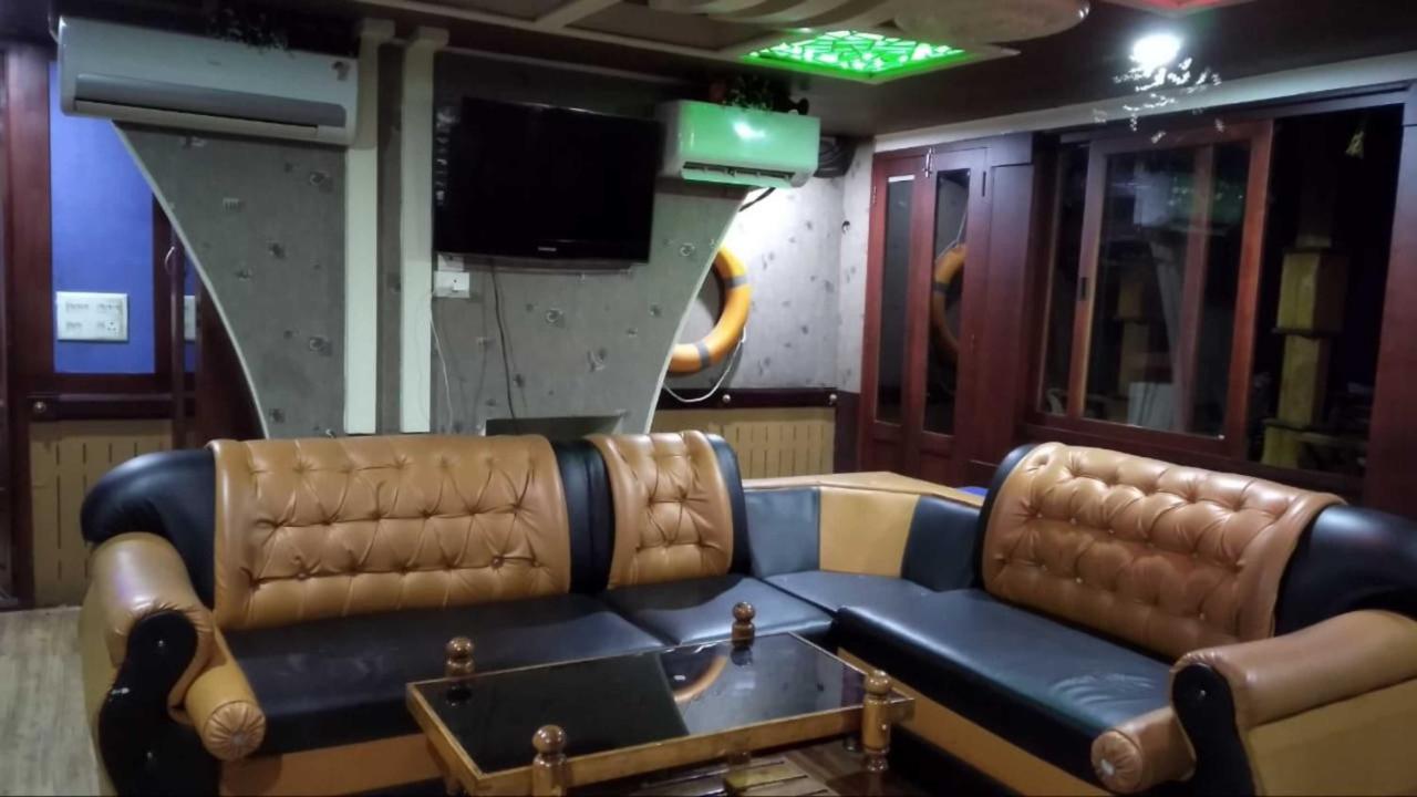 Cosy Premium Houseboats Hotel Alappuzha Екстериор снимка