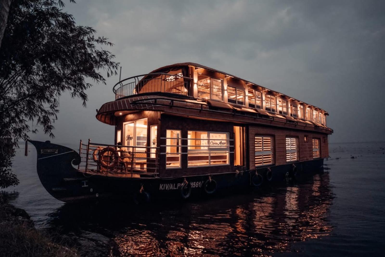 Cosy Premium Houseboats Hotel Alappuzha Екстериор снимка