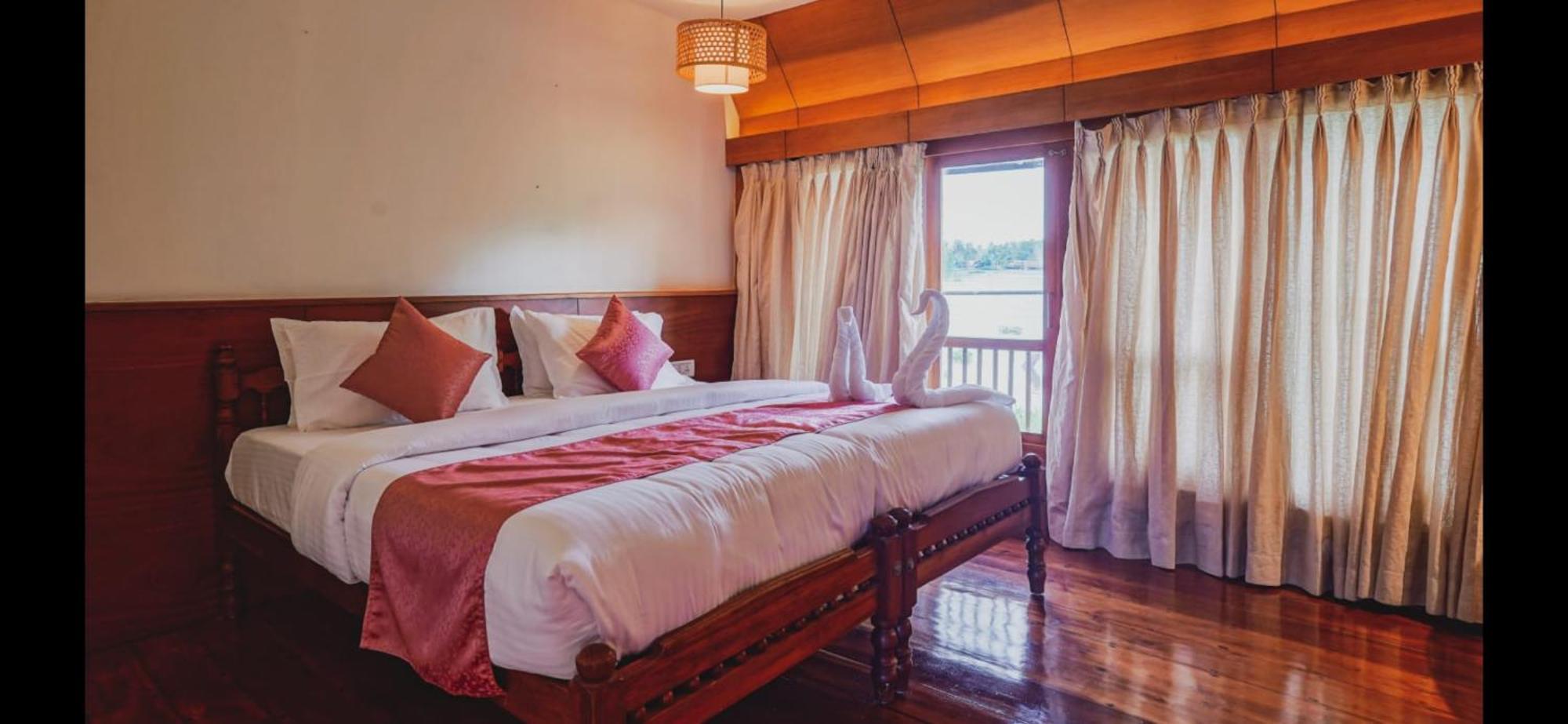 Cosy Premium Houseboats Hotel Alappuzha Екстериор снимка