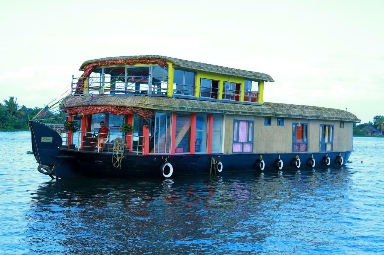 Cosy Premium Houseboats Hotel Alappuzha Екстериор снимка