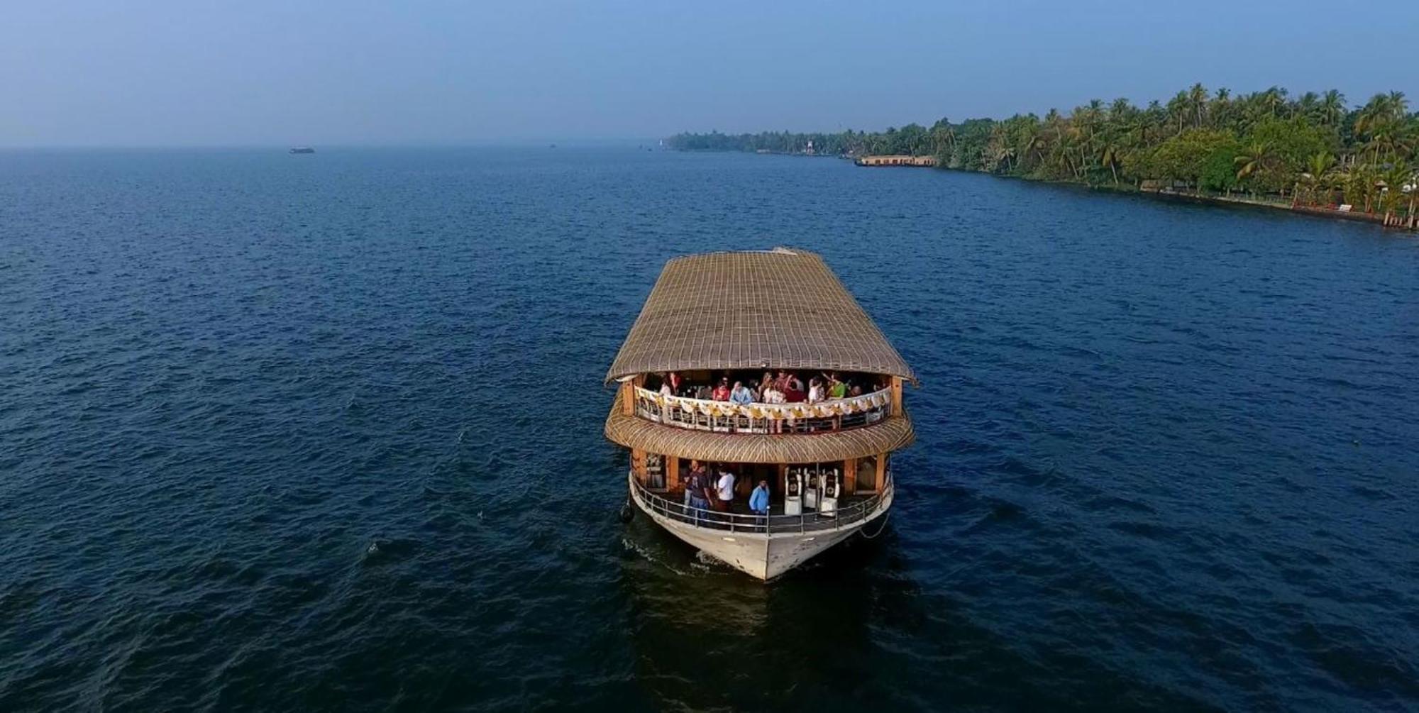 Cosy Premium Houseboats Hotel Alappuzha Екстериор снимка