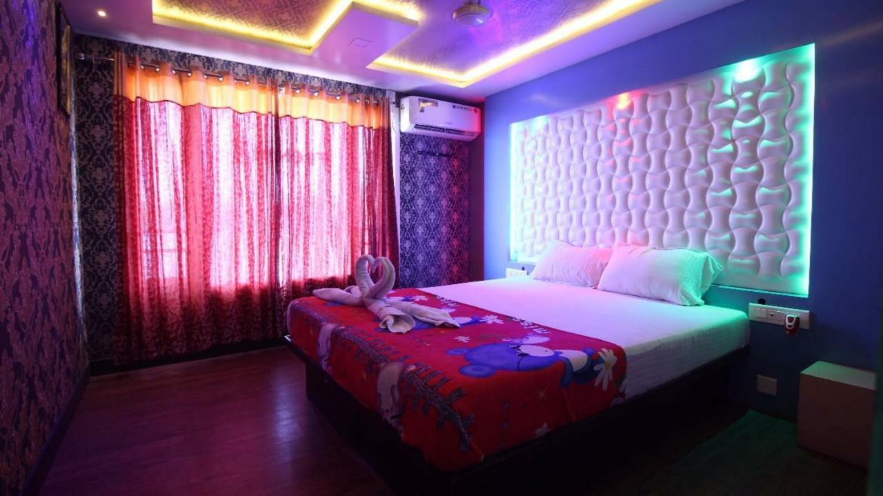 Cosy Premium Houseboats Hotel Alappuzha Екстериор снимка