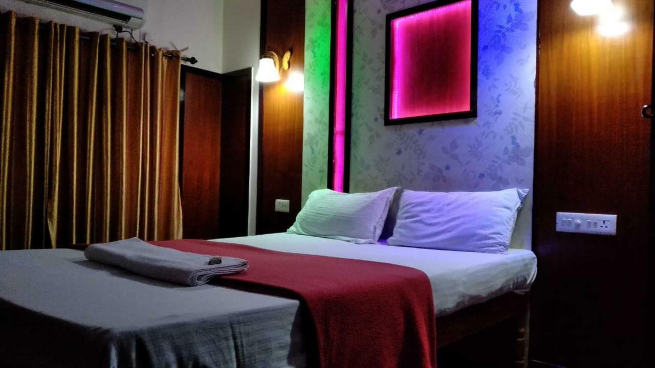 Cosy Premium Houseboats Hotel Alappuzha Екстериор снимка