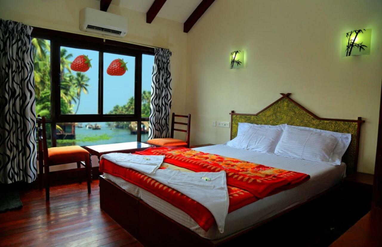 Cosy Premium Houseboats Hotel Alappuzha Екстериор снимка