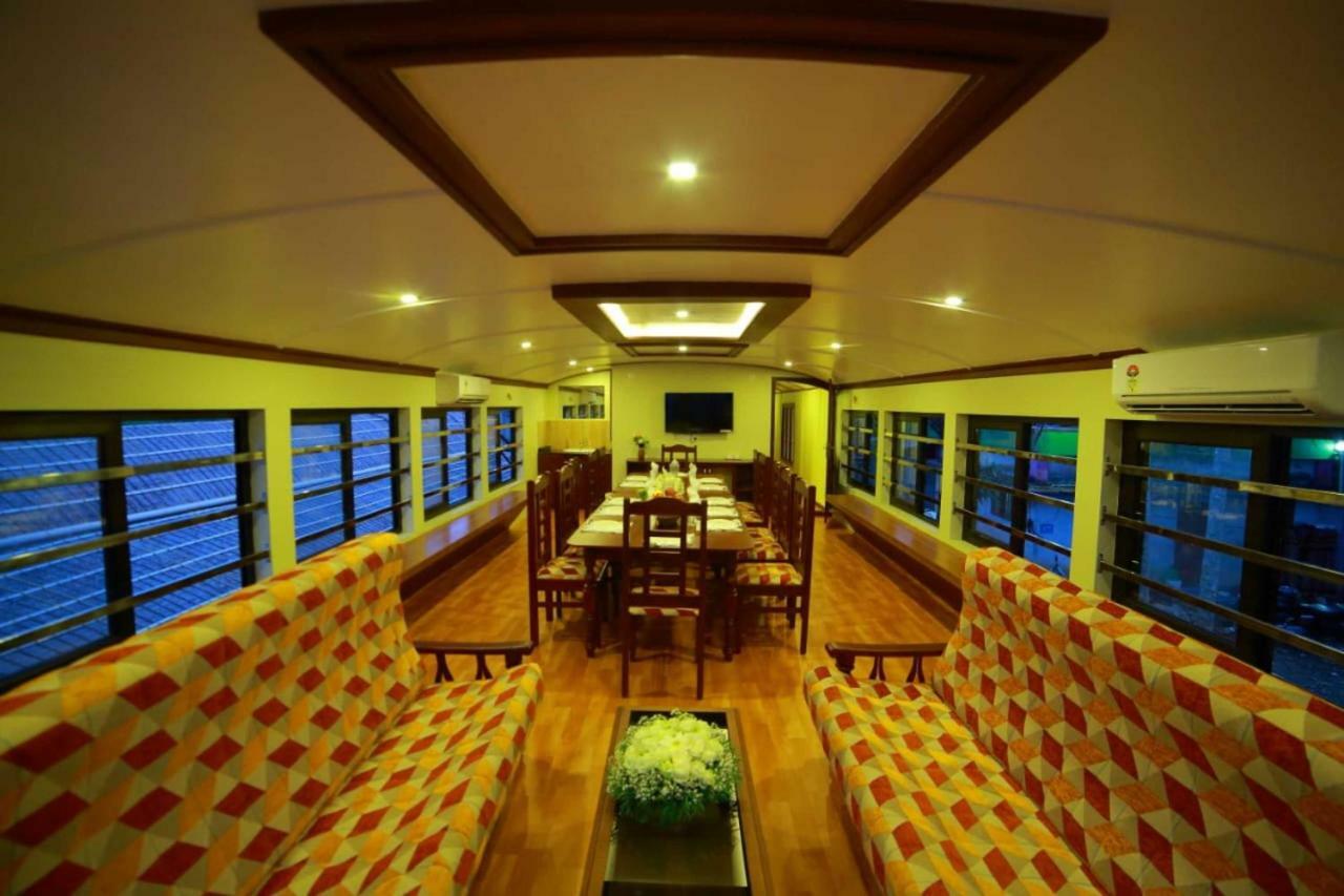 Cosy Premium Houseboats Hotel Alappuzha Екстериор снимка