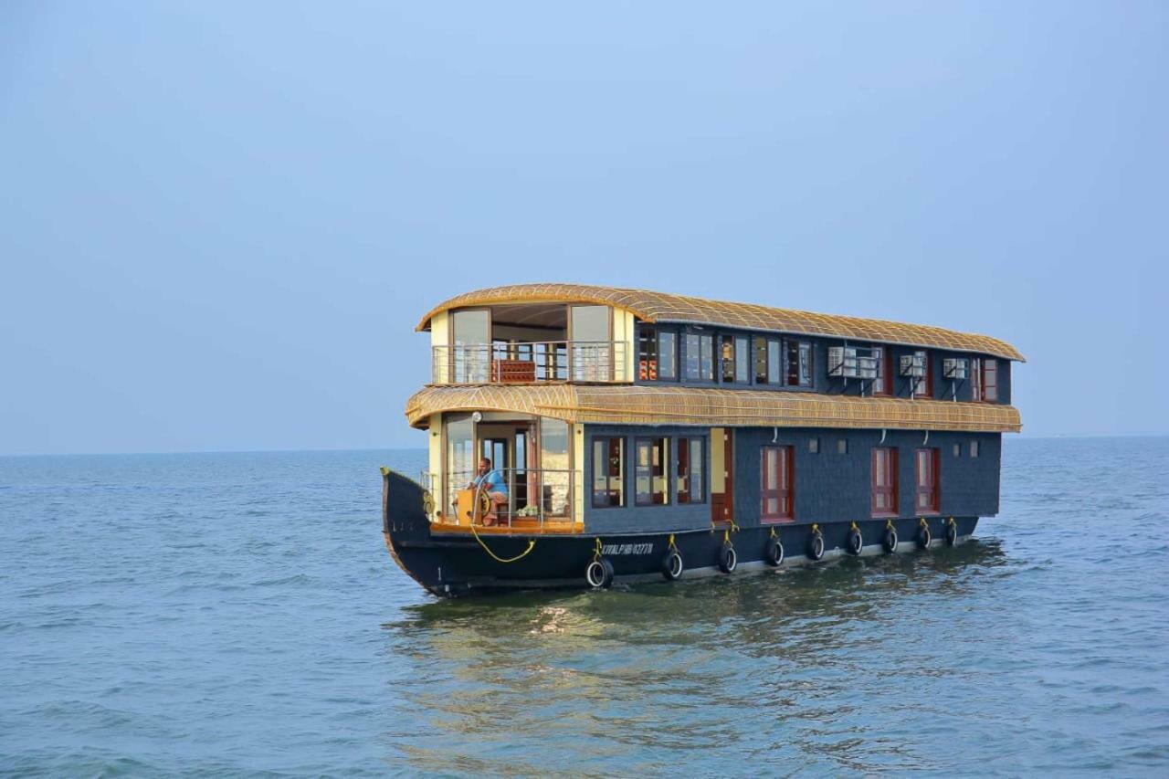 Cosy Premium Houseboats Hotel Alappuzha Екстериор снимка