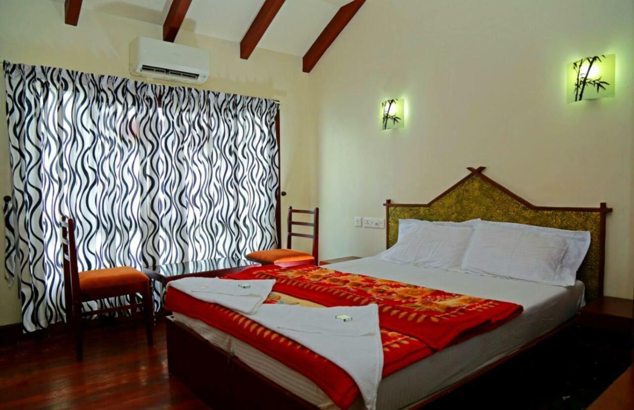Cosy Premium Houseboats Hotel Alappuzha Екстериор снимка