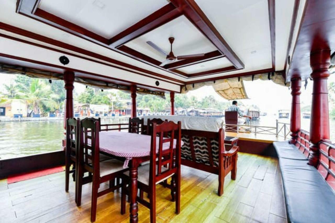 Cosy Premium Houseboats Hotel Alappuzha Екстериор снимка