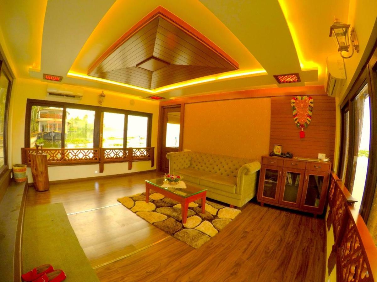 Cosy Premium Houseboats Hotel Alappuzha Екстериор снимка