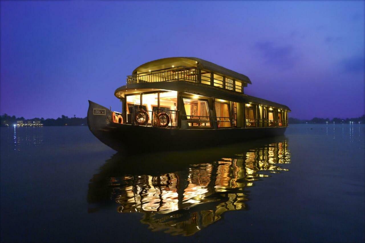 Cosy Premium Houseboats Hotel Alappuzha Екстериор снимка